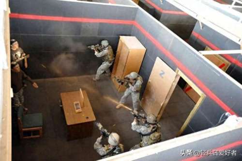 破门而入阵容搭配枪械　破门而入枪械搭配-第2张